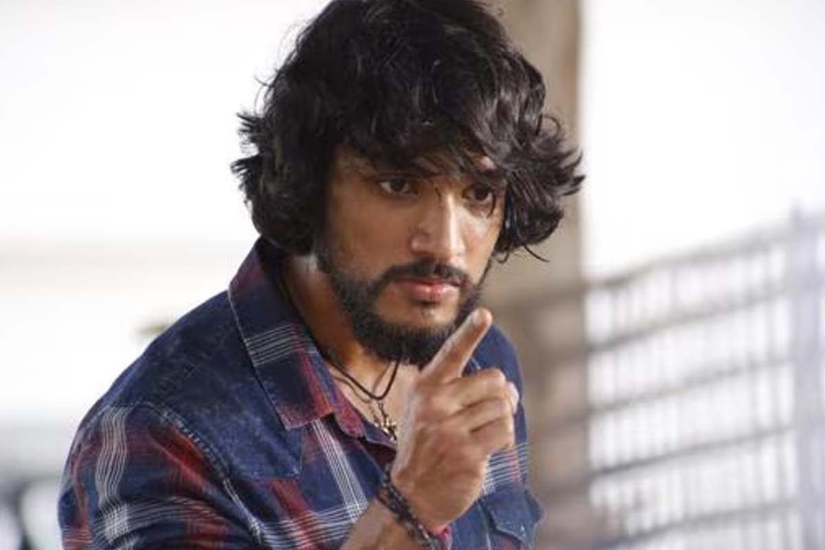 நவரச நாயகன் கார்த்திக் மகனா இது? தொப்பையை குறைத்து ஸ்லிம்மாக மாறிய கௌதம்